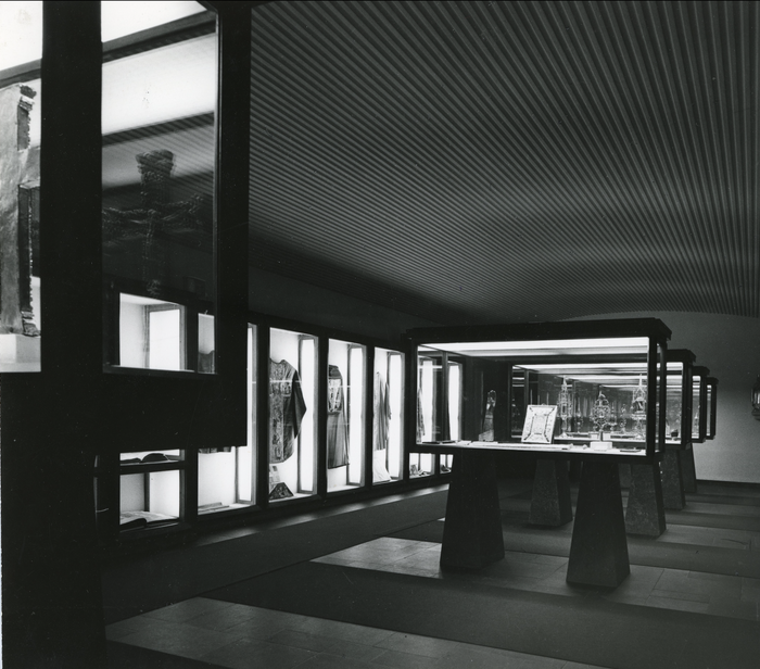 Exploring the Transformation of Female Religious Spaces and Objects into Modern Museum Contexts